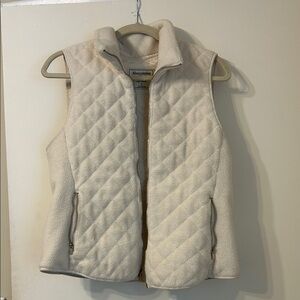 Abercrombie & Fitch Women's Off-White Quilted Vest